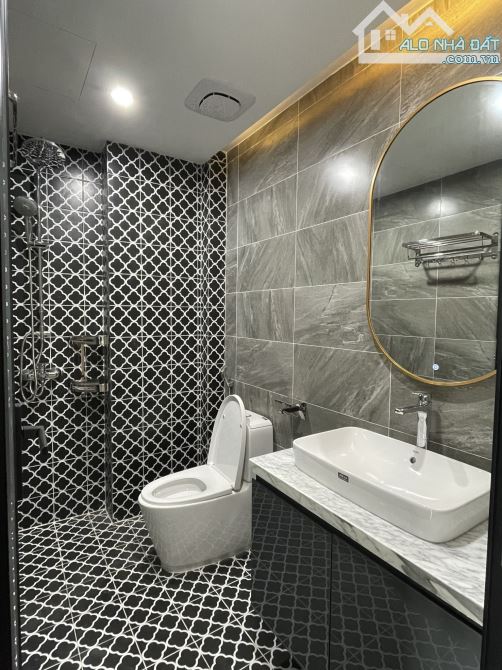 Xuân Diệu/Tây Hồ 44m x 7T mới tinh, thang máy - 10.8 tỷ - 2