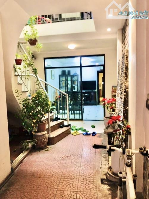 NHÀ PHÂN LÔ THANH XUÂN, Ô GÓC, GARA XE. DIỆN TÍCH 81M2, 4 TẦNG, MT 6.8M. GIÁ 20 TỶ - 3