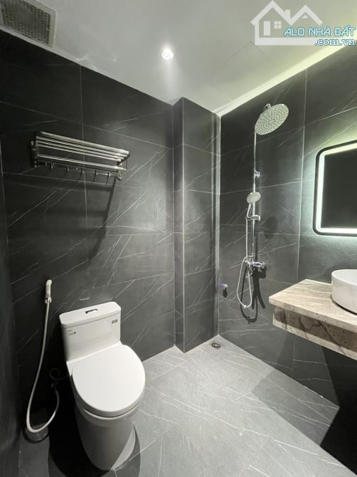 VIP! Mặt Phố Nguyễn Văn Cừ,Vị Trí Đẹp Cho Thuê 500 Triệu/năm, 115M2, 5 Tâng, Gía 30  tỷ. - 3