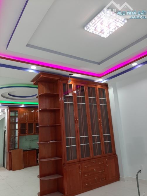 Bán CHDV Hẻm 749  Nguyễn văn Quỳ Quận 7 .105m2 - 3