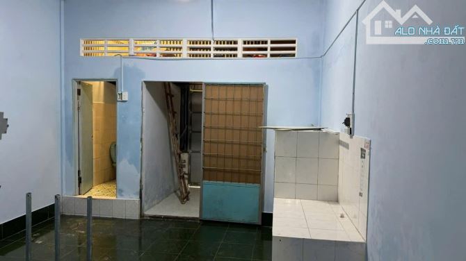 Nhà cấp 4 đang cho thuê ngay Lê Thị Hà, Tân Xuân, Hóc Môn, cắt lỗ về 700 triệu, SHR - 3