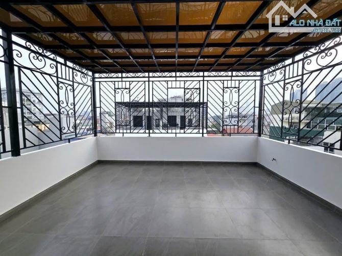 Cần bán gấp nhà phân lô Trần Quốc Hoàn 50m2, 8T, thang máy, ô tô tránh - 3
