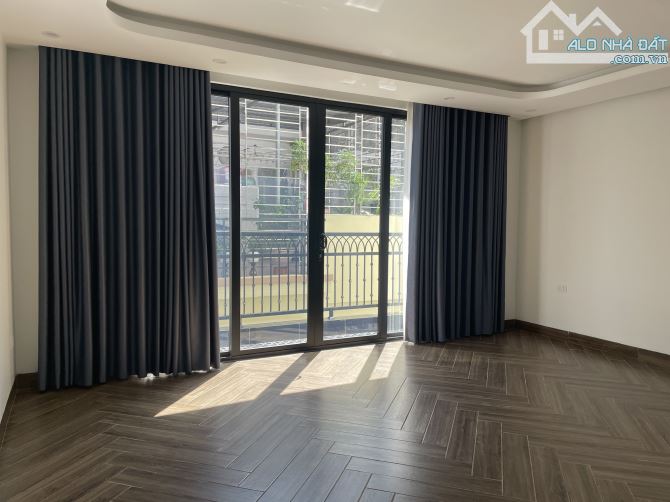 Xuân Diệu/Tây Hồ 44m x 7T mới tinh, thang máy - 10.8 tỷ - 3