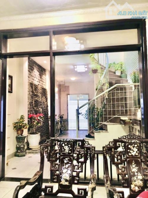 NHÀ PHÂN LÔ THANH XUÂN, Ô GÓC, GARA XE. DIỆN TÍCH 81M2, 4 TẦNG, MT 6.8M. GIÁ 20 TỶ - 4