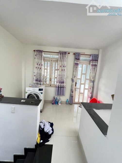 GẤP -HXH KHU PHÂN LÔ - GẦN CV LÀNG HOA - 64M2 1T2L ST - KHU DÂN TRÍ CAO, HC ĐỦ - NHỈNH 6 - 4