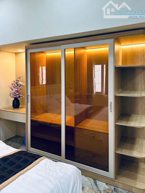 1 sẹc Ni Sư Huỳnh Liên, 40m2, nhà đẹp, 4,x Tỷ - 4