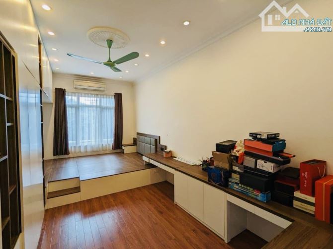 RẺ, HIẾM! Nhà mặt ngõ rộng Đặng Tiến Đông - Ô tô vào- nhà 50m2, 5T - Vài bước chân ra MP - 4