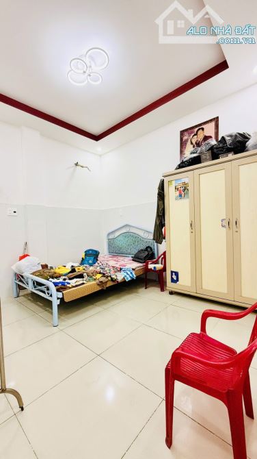 QUẬN 12, ĐƯỜNG BÙI VĂN NGỮ , CẦN BÁN NHÀ 2TẦNG, DT 96M2  . - 3