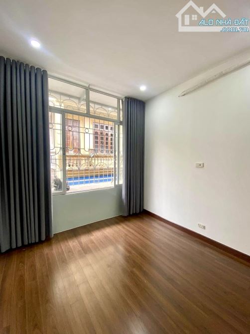CHỈ HƠN 2 TỶ - TẬP THỂ PHƯƠNG MAI - 55M2 - 2 NGỦ - TT ĐỐNG ĐA - FULL NỘI THẤT - 4