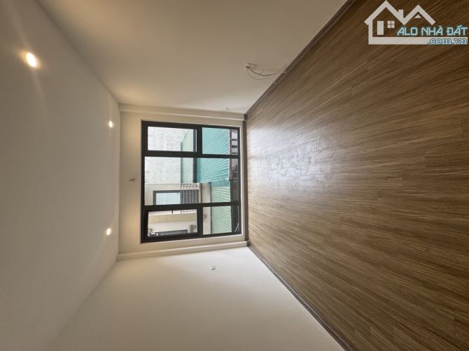 🏡BÁN NHÀ ĐẸP QUẬN HOÀNG MAI 30M2 -  5 TẦNG , OTO ĐỖ CỬA 4,55 TỶ - SỔ ĐỎ CHÍNH CHỦ - 4