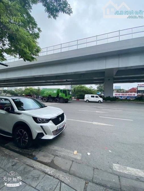 Bán căn thổ cư ngã 3 hoàng quốc việt phạm văn đồng - 4