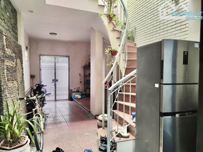 NHÀ PHÂN LÔ THANH XUÂN, Ô GÓC, GARA XE. DIỆN TÍCH 81M2, 4 TẦNG, MT 6.8M. GIÁ 20 TỶ - 5