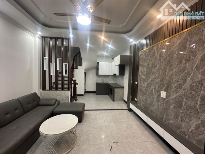 Nhà đẹp Thanh Am - ô tô đỗ cổng - 10m ô tô tránh - 5
