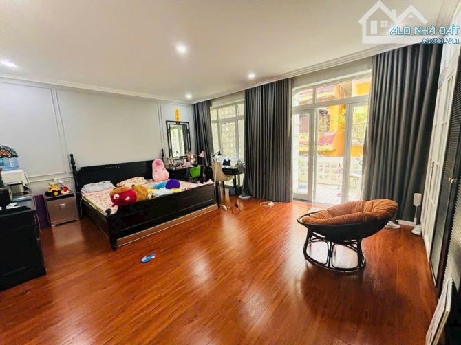 BÁN NHÀ PHÂN LÔ HOÀNG QUỐC VIỆT- Ô TÔ TRÁNH- 100M2, MẶT TIỀN 6.66M_ GIÁ 34.5 TỶ - 5