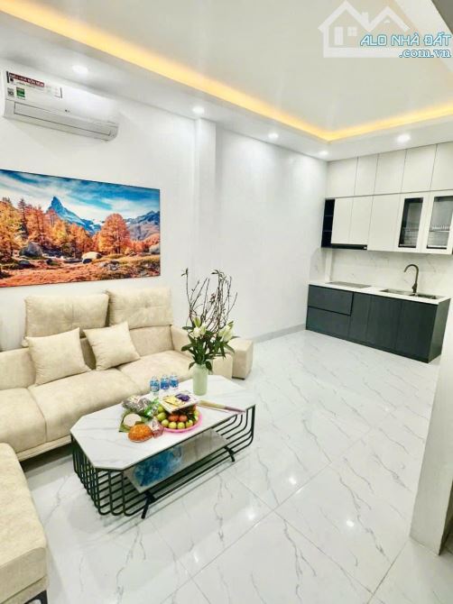 NHÀ HÒA BÌNH HAI BÀ TRƯNG - MẶT NGÕ THÔNG BA GÁC TRÁNH XE MÁY - 35m2 5 TẦNG 3 - CHÀO 7 TỶ - 5