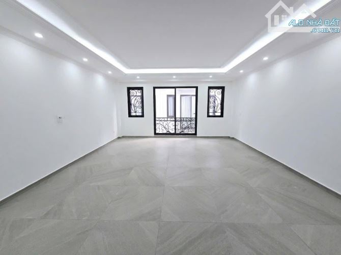 Cần bán gấp nhà phân lô Trần Quốc Hoàn 50m2, 8T, thang máy, ô tô tránh - 5
