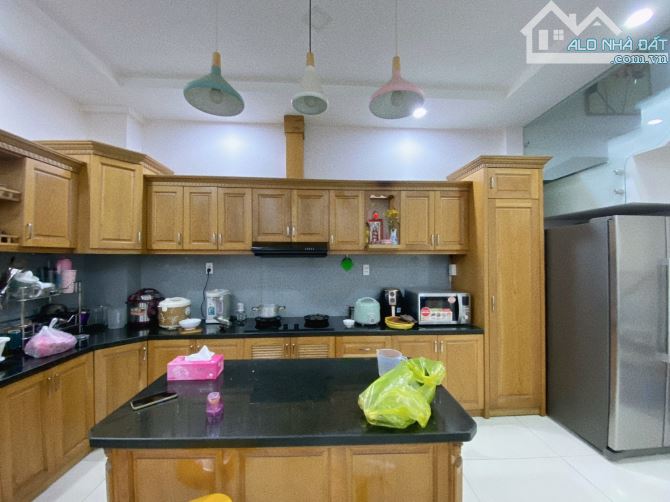 Bán nhà hẻm ô tô 4 tầng 103m2 có thang máy ngay CMT8 quận 10 - 6