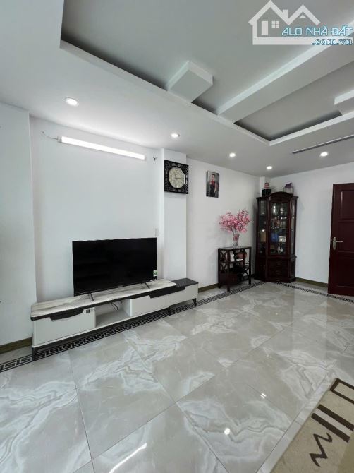 Bán nhà 8 tầng Nguyễn Xiển, Thanh Xuân, thang máy, thuê dòng tiền tốt, DT 55m2, giá 27,5 ỷ - 7