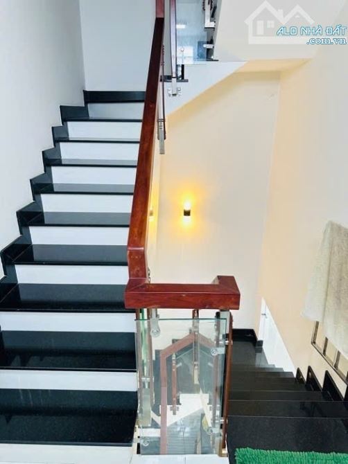 BÁN MẶT TIỀN KINH DOANH 3 TẦNG, 5x15,, AN DƯƠNG VƯƠNG, GIÁP QUẬN 6, CHỈ 7 TỶ X. - 7