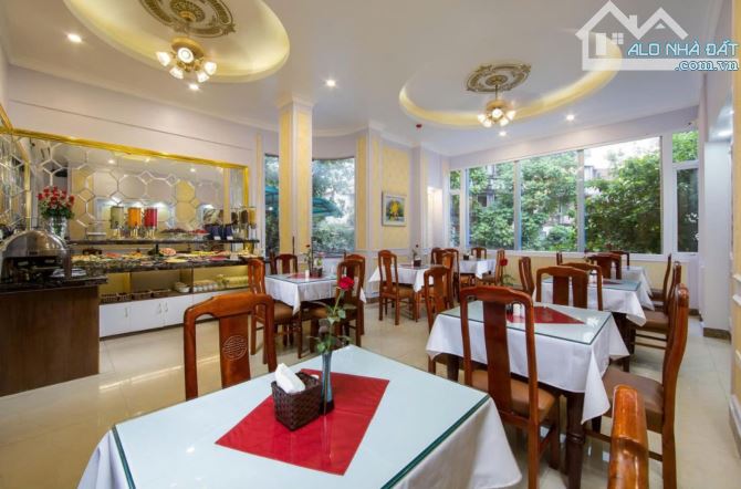 KHÁCH SẠN GẦN HỒ GƯƠM Mặt phố Hàng Bông 104m2 8 tầng 160 tỷ Hoàn Kiếm