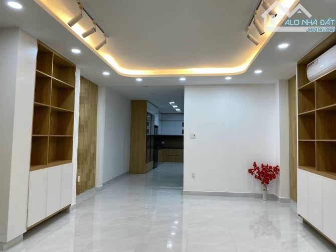 Mặt tiền Phú Nhuận, 70m2, chỉ hơn 12tỷ - 9