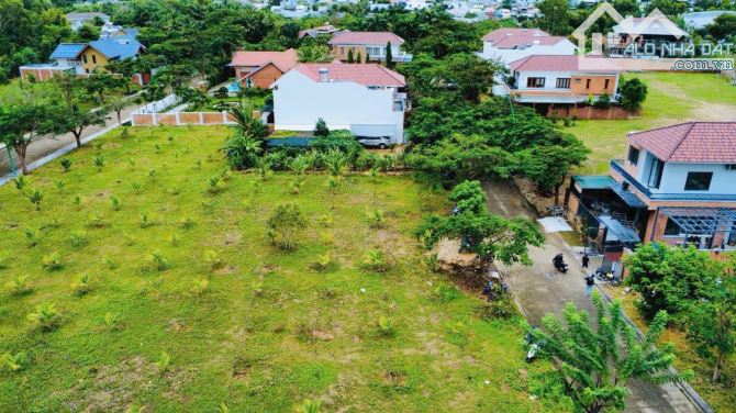 Cần bán đất biệt thự Giáng Hương gần trung tâm TP Nha Trang. Giá 20tr/m² - DT 273m².  - - 1