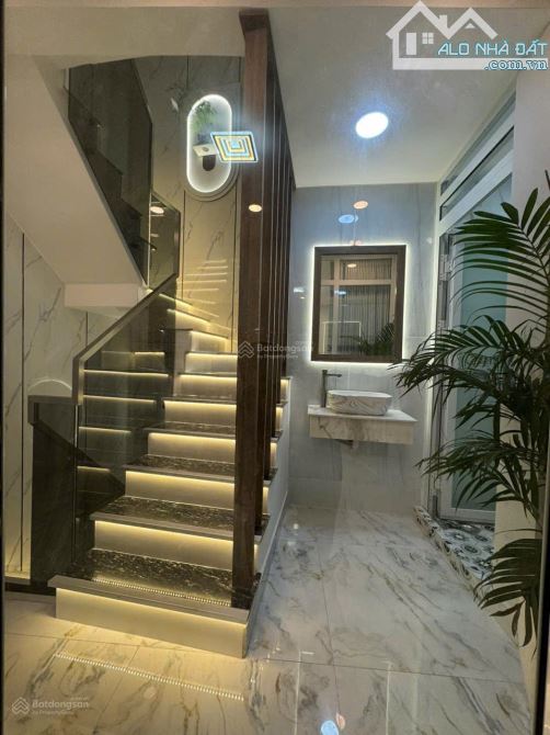 Bán gấp đi Mỹ! Nhà MT Q10 ngay CLB Lan Anh (4x18m) 6 Tầng. HĐ 52tr. Giá 15.5 tỷ TL - 1