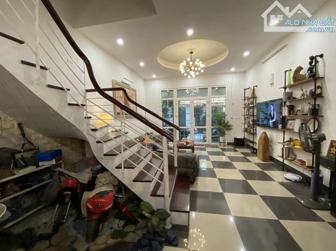 NHÀ ĐẸP PHÂN LÔ, Ô TÔ TRÁNH, KINH DOANH, DỊCH VỌNG, 110M, 47 TỶ