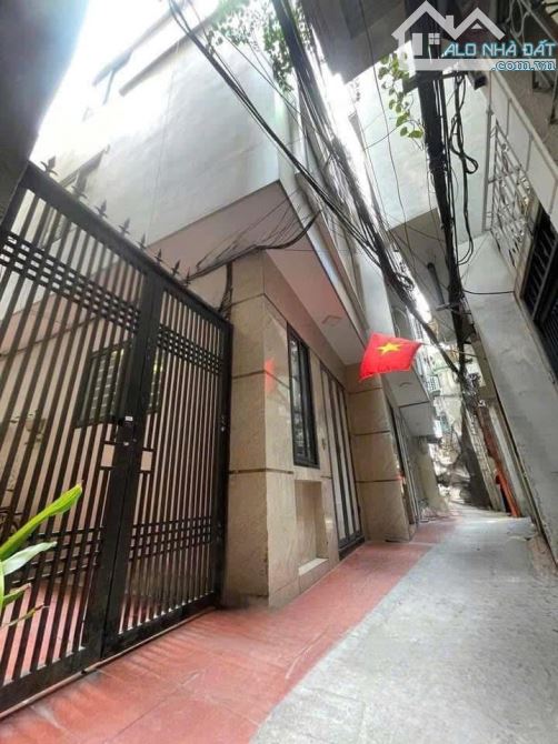 Bán nhà Pháo Đài Láng - Đống Đa, lô góc, ngõ nông thoáng, 35m2, 5 Tầng, mt 4.2m, 7.6 Tỷ