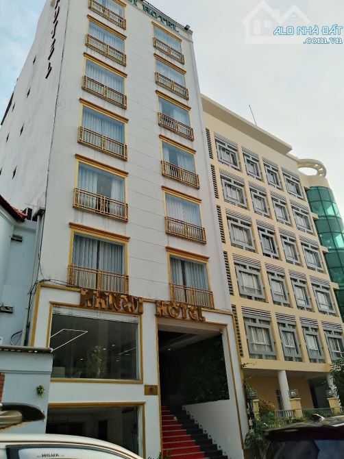 Bán toà nhà khách sạn khu Hoàng Việt 9 tầng có hợp đồng thuê 100tr/tháng