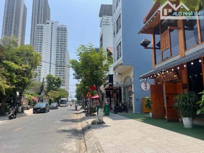 💥Nh.à 3 Tầng 3 Mê -Lô Góc 2 Mặt Tiền -Trung Tâm Phố Biển Mỹ Khê -70m² -Nhỉnh Nhẹ 8 T.ỷ