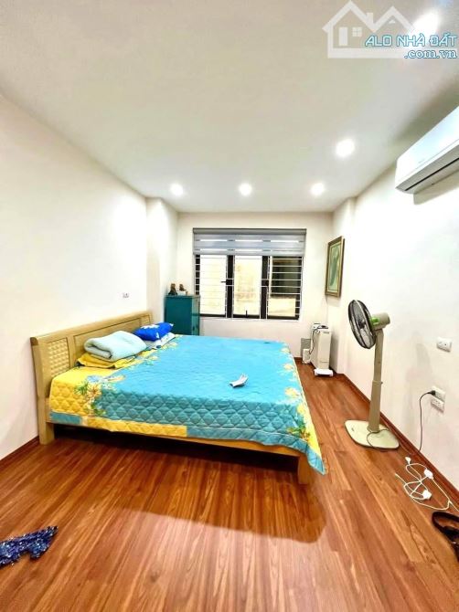 SIÊU HIẾM- Bán nhà Lê Trọng Tấn, Thanh Xuân. OTO kinh doanh. DT: 40m, 5T. Giá: 8.2 tỷ