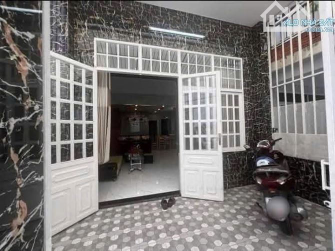 Nhà cấp 4 gác lửng 3PN 3wc đường Quang trung, Q9 sổ hồng riêng nhà đẹp vuông vức