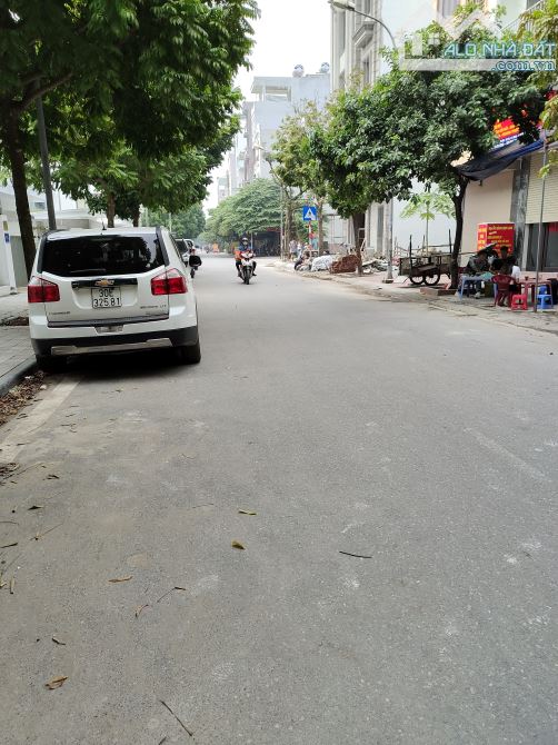 Cho thuê nhà liền kề 201 Nguyễn Tuân Thanh Xuân, đt 100m x 4t, 1 hầm, ô tô đỗ cửa