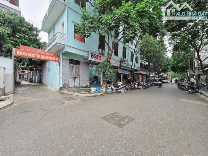BÁN ĐẤT TẶNG NHÀ PHỐ AN DƯƠNG VƯƠNG TÂY HỒ DT 151M2 MT 11M 16 TỶ XÂY TÒA CCMN BIỆT THỰ ĐỈN