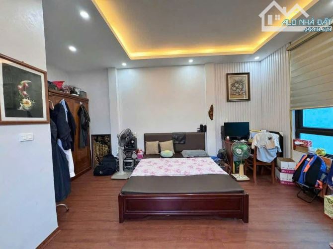 🏡 BÁN NHÀ PHỐ THỊNH QUANG - 2 NHÀ LÔ GÓC - Ô TÔ ĐỖ CỬA - FULL NỘI THẤT 🌟