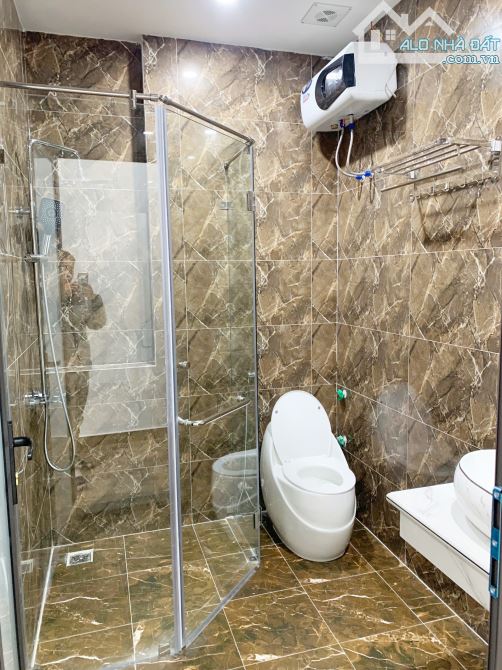 Bán nhà đẹp xây mới Tuyến 2 Lê Hồng Phong. DT 60m2 x 5T Thang Máy - 10