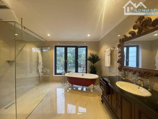 BÁN SIÊU BIỆT PHỦ CIPUTRA 335M2- 4 TẦNG THANG MÁY- LÔ GÓC MT 16M- GIÁ 126 TỶ - 10