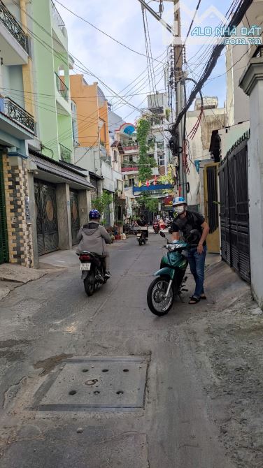 Bán biệt thự hẻm 6m Trịnh Đình Trọng Tân Phú 8x19.5m đúc 3 lầu ST (trang bị thang máy) - 1