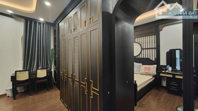 Nhỉnh 19 tỷ Chọn ngay Nhà Phạm Văn Đồng DT 56m2, MT 5.6m, 7 tầng, thông sàn, vỉa hè 10m - 1
