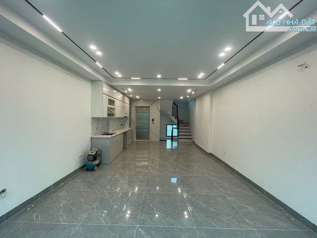 Bán gấp nhà phân lô quân đội Ngọc Thuỵ Long Biên 48m 6T MT4.5m giá 12.6 tỷ gara ô tô, than - 1