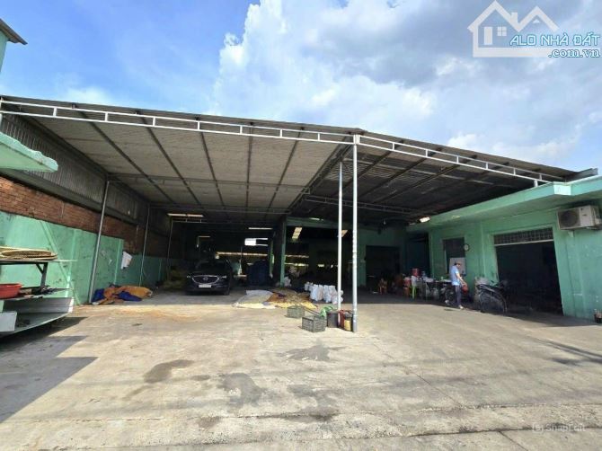 Giá rẻ đẹp..chỉ 15 tỷ. Bán xưởng 2000m full skc Thạnh Phú-Vĩnh Cữu. Đường lớn.SHR. - 1
