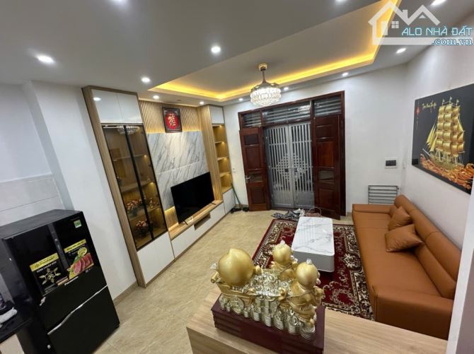 Chính chủ cần bán nhà phố Việt Hưng, Long Biên 39m, 4 tàng, mạt tiền 4.8 m, giá 6.6 tỷ. - 1