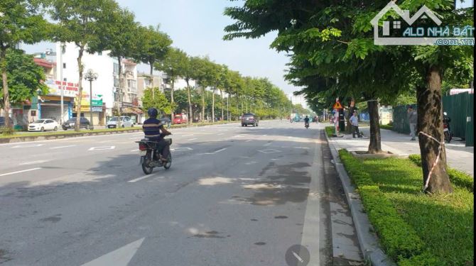 LIỀN KỀ - PHÂN LÔ - KINH DOANH - VỈA HÈ - Ô TÔ TRÁNH, DỪNG ĐỖ, VÀO NHÀ. - 1