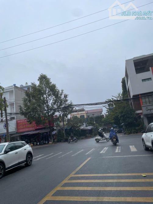 Hàng hiếm  Cần Bán Nhà 4 tầng phố Trần Quốc Toản, Ninh Xá, Bắc Ninh. Gần trg Trần Quốc Toả - 1