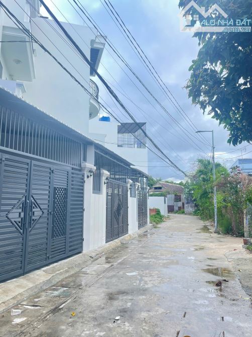 CẦN BÁN LÔ ĐẤT HẺM CẦU DỨA PHÚ NÔNG SÁT BÊN VĐT, TP NHA TRANG GIÁ 3 TỶ - 1