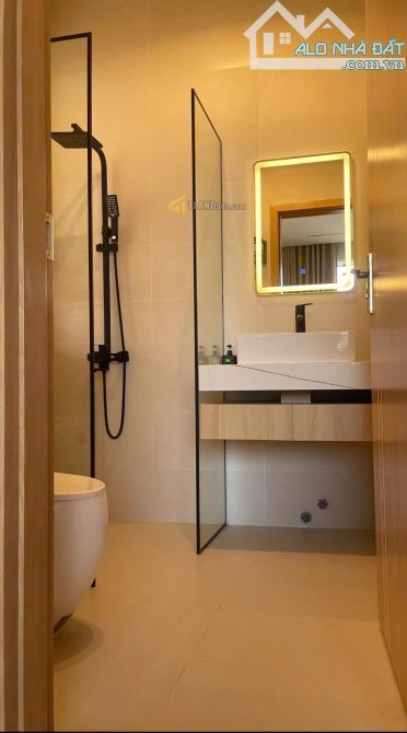 HOMESTAY ĐƯỜNG TRẦN ANH TÔNG 116M2 NGANG 6,9M 5 TẦNG 5PN CÁCH HỒ XUÂN HƯƠNG 1.8KM -13.5 TỶ - 1
