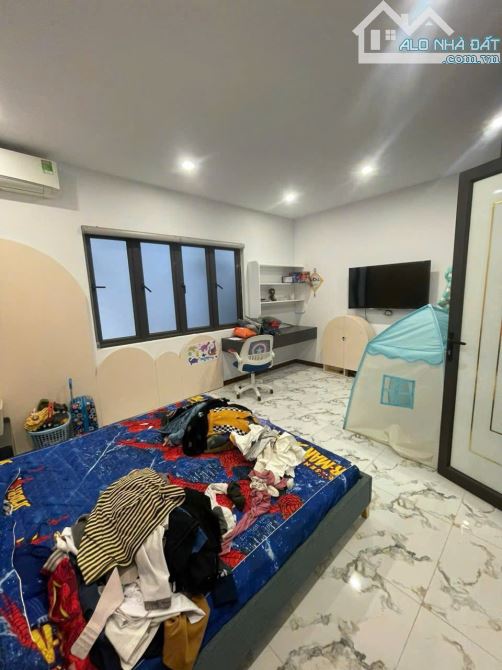 Nhà đẹp phố trần nguyên hãn có thang máy xây cực đẹp - 1