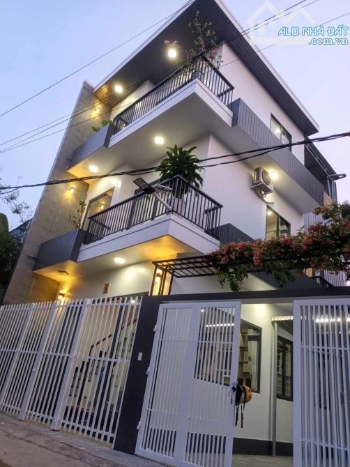 Cần bán nhà 3 tầng kiệt ô tô Khải Định, Huế gần ngã 3 Minh Mạng giá rẻ - 1