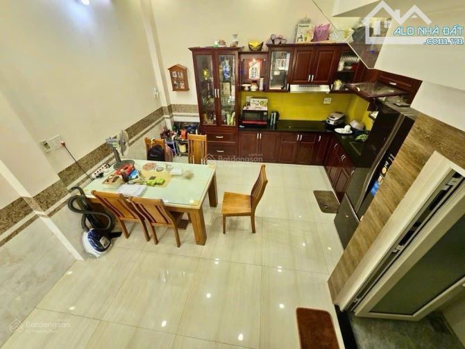 Nhà 3 tầng Lê Văn Việt, ngay Vincom Plaza, 85m2, ngang 5m, HXH, nhỉnh 6 tỷ - 1